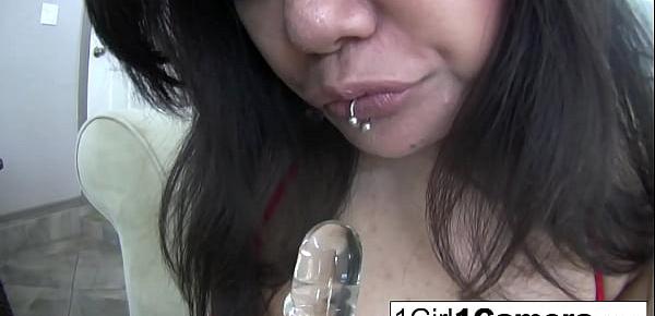  Sexy Annie Cruz Licks Her Squirtjuice!